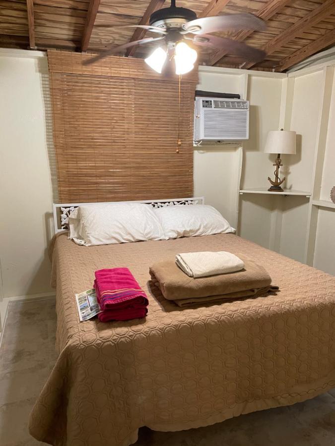 Naniqui Cottage - Only Adults -Parking Golf Car Only 쿨레브라 외부 사진